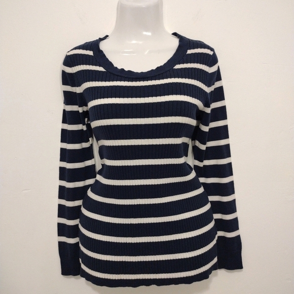 Gap - Striped Sweater - Picture 11 of 11